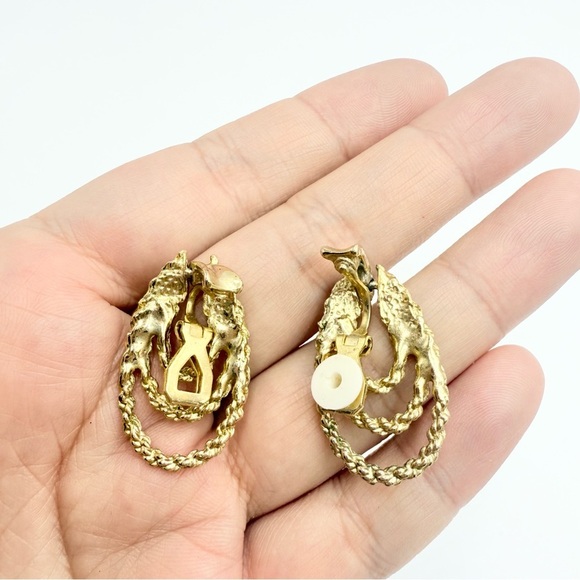 Vintage Gold Tone Triple Rope Hoop
Drop Dangle Clip On Earrings - Picture 4 of 6